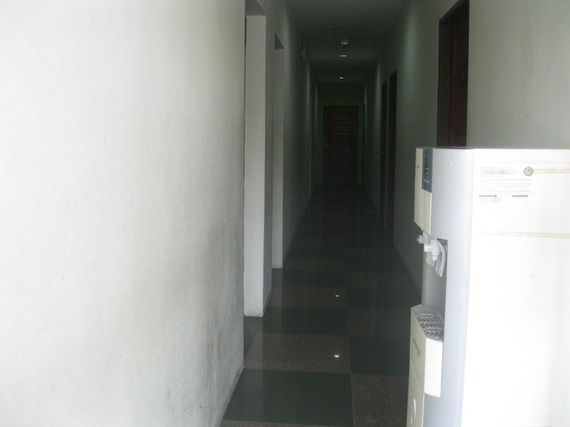 1 Baron Motel Kuah Exterior photo