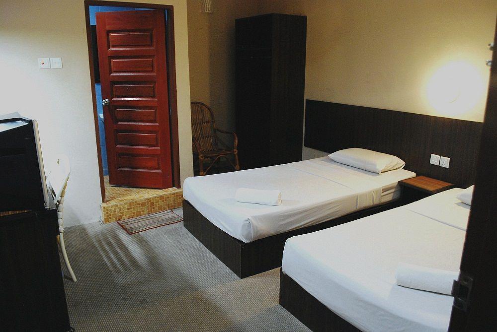 1 Baron Motel Kuah Exterior photo