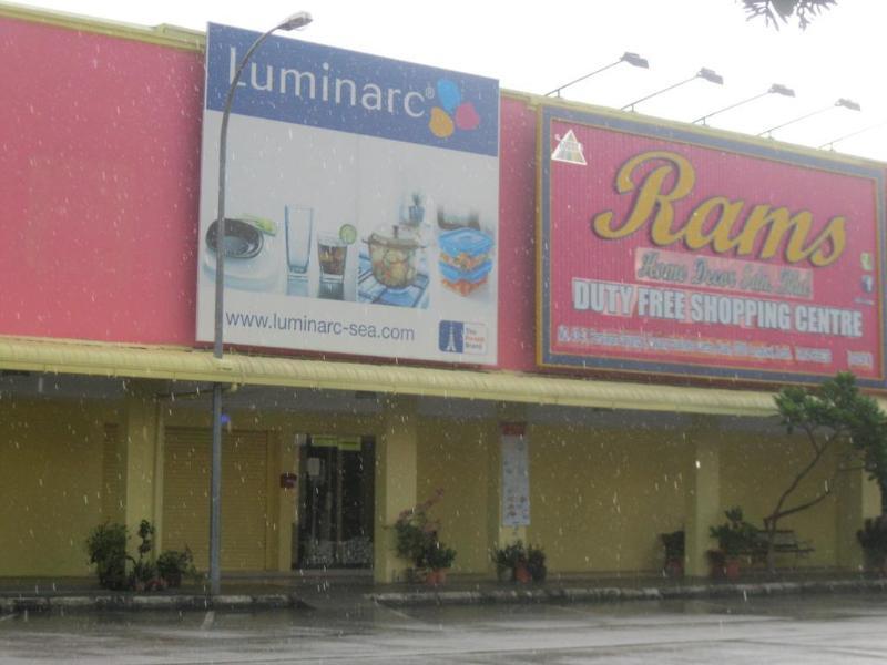 1 Baron Motel Kuah Exterior photo