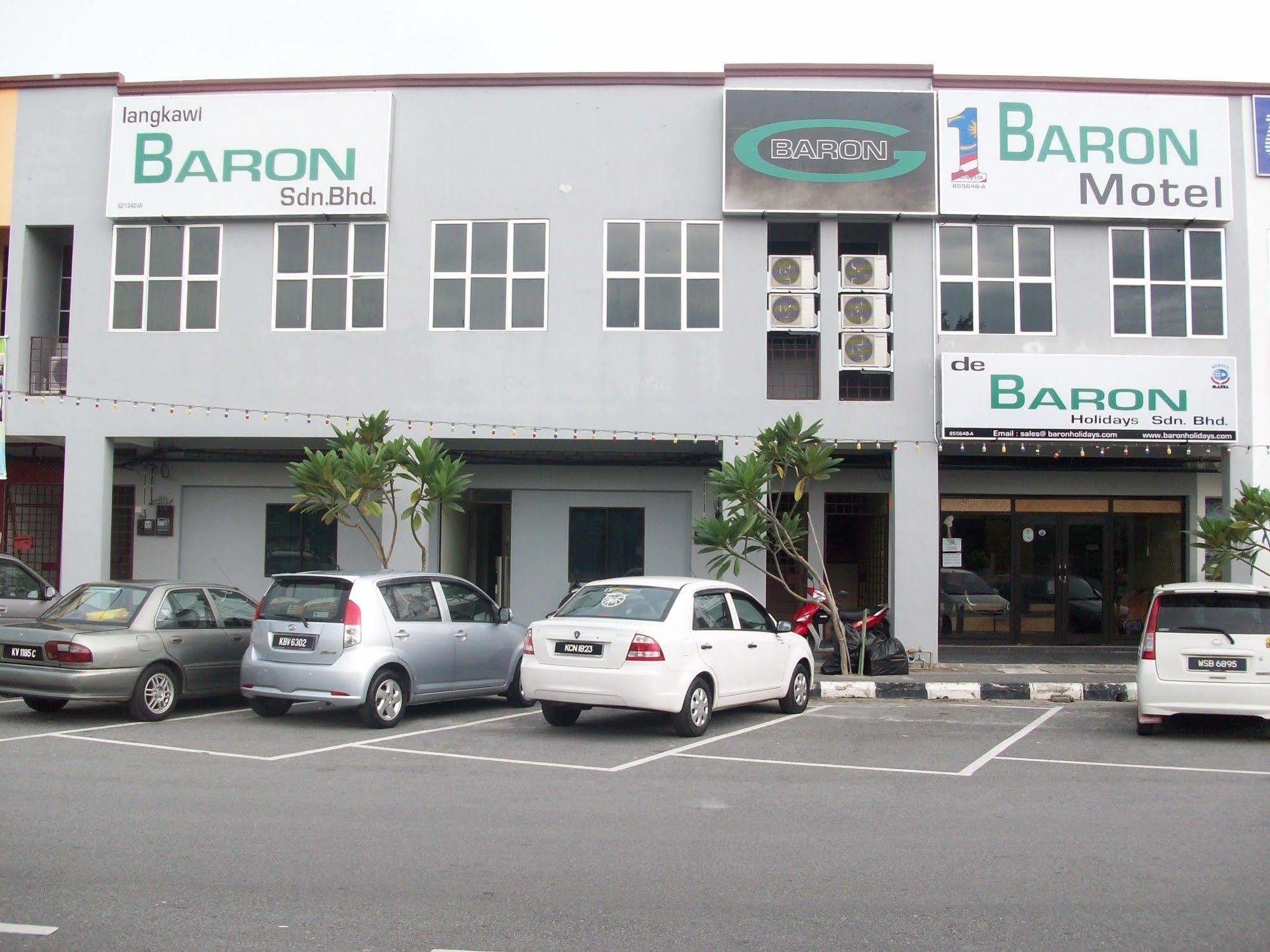 1 Baron Motel Kuah Exterior photo
