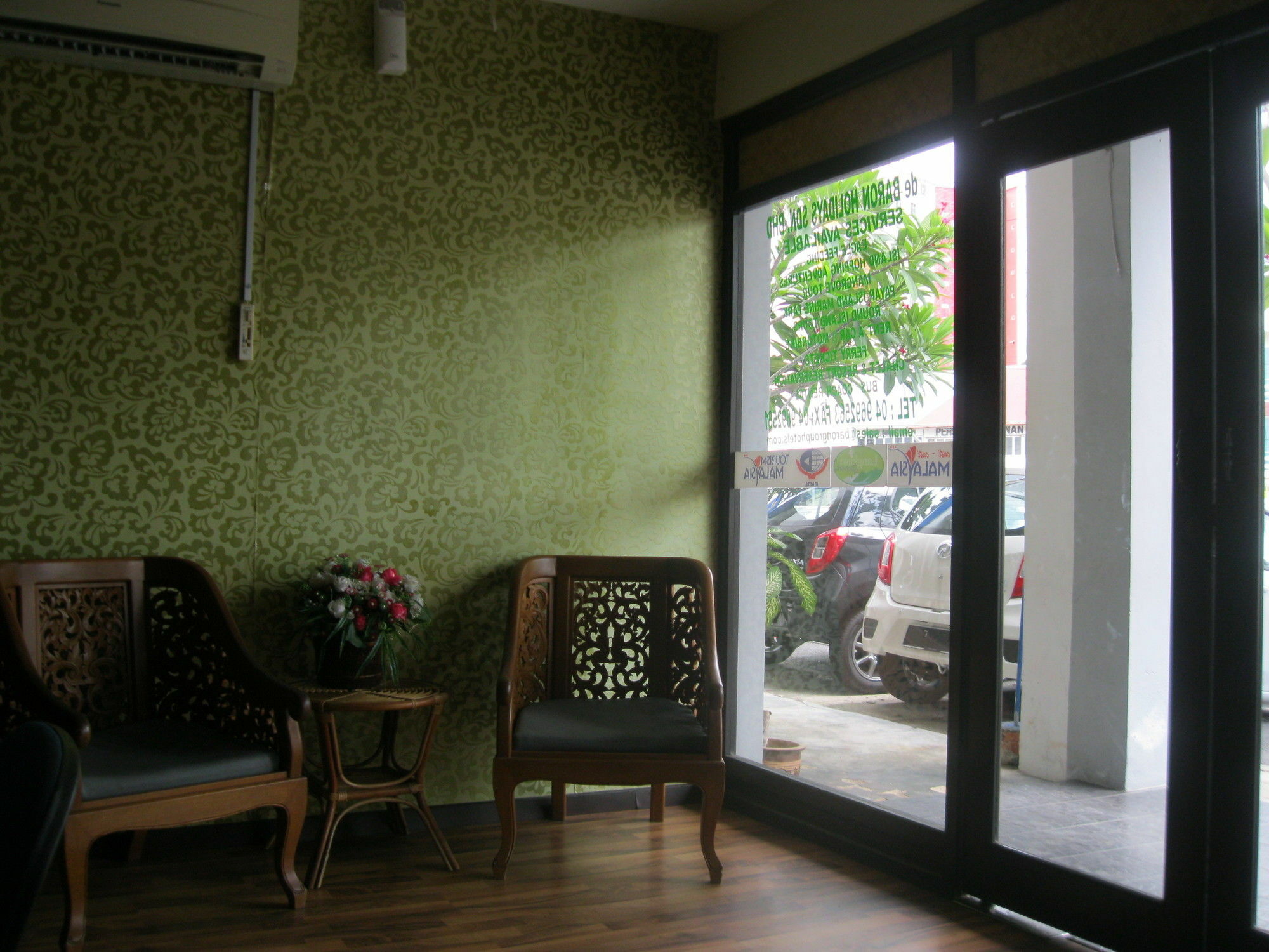 1 Baron Motel Kuah Exterior photo